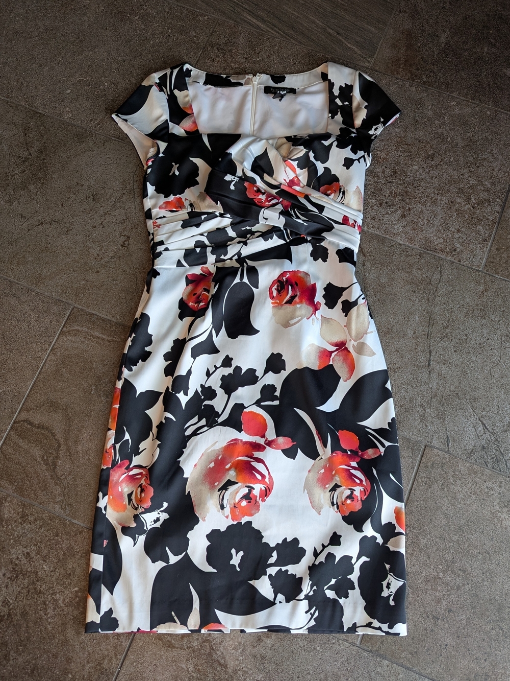 Floral Sheath Dress in Black & Red - Unbranded